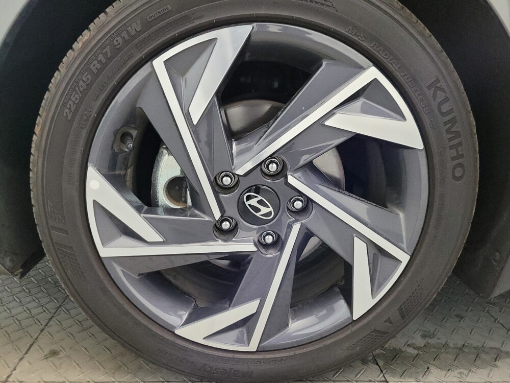 2025 Hyundai Elantra in Mesa, AZ 85210 - 18142580 31