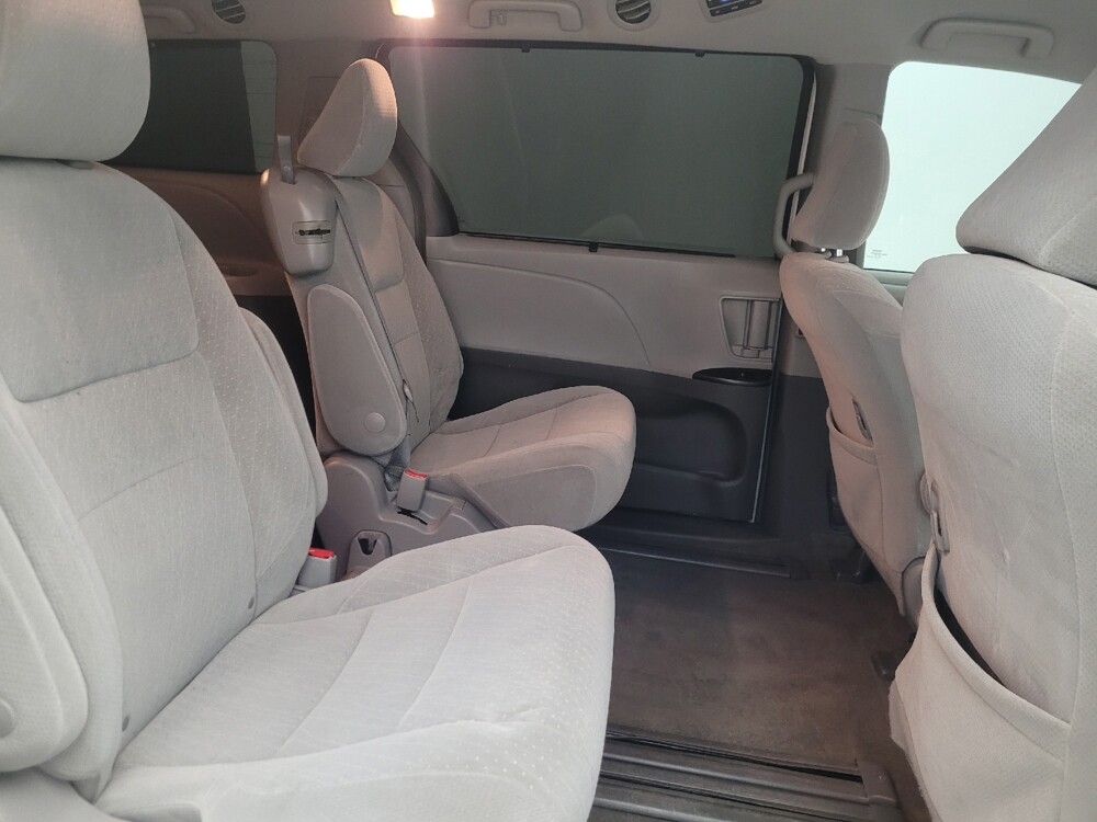 2018 Toyota Sienna in Phoenix, AZ 85015 - 18142582 19