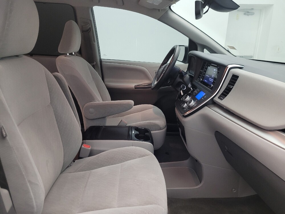 2018 Toyota Sienna in Phoenix, AZ 85015 - 18142582 21
