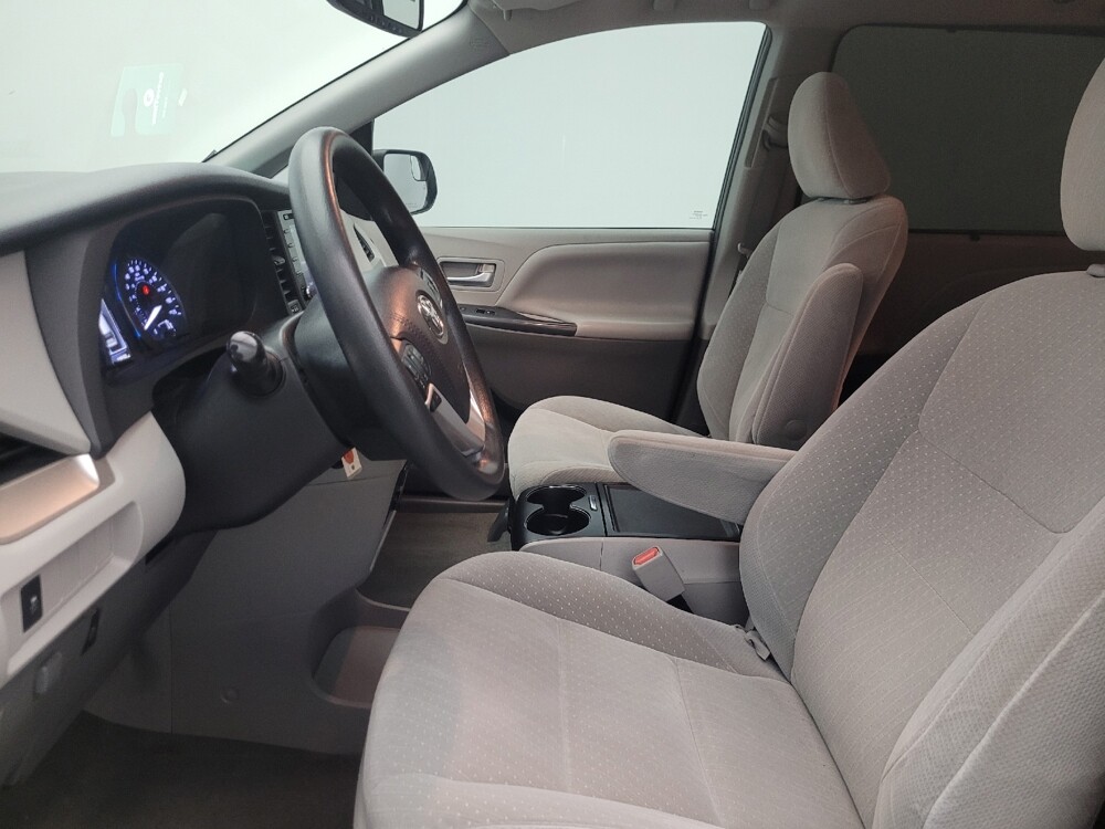 2018 Toyota Sienna in Phoenix, AZ 85015 - 18142582 17