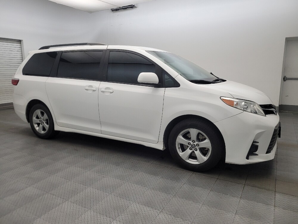 2018 Toyota Sienna in Phoenix, AZ 85015 - 18142582 11