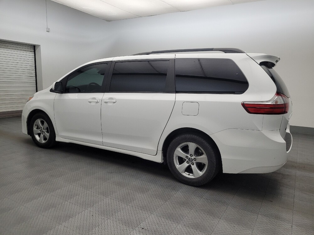 2018 Toyota Sienna in Phoenix, AZ 85015 - 18142582 3