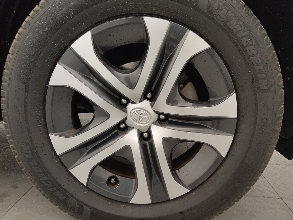 2018 Toyota RAV4 in Metairie, LA 70006 - 18142593 31