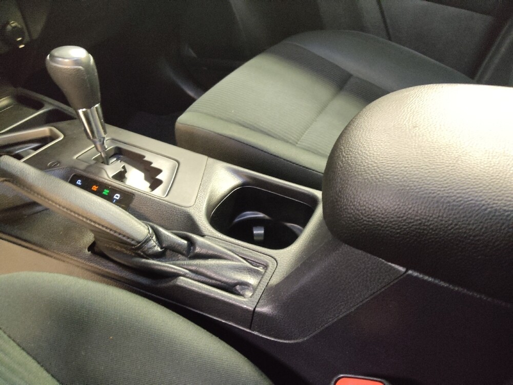 2018 Toyota RAV4 in Metairie, LA 70006 - 18142593 26