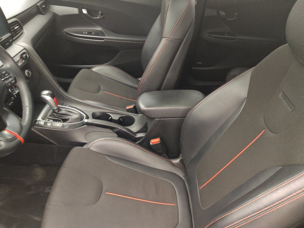 2020 Hyundai Veloster in Tampa, FL 33619 - 18142604 17
