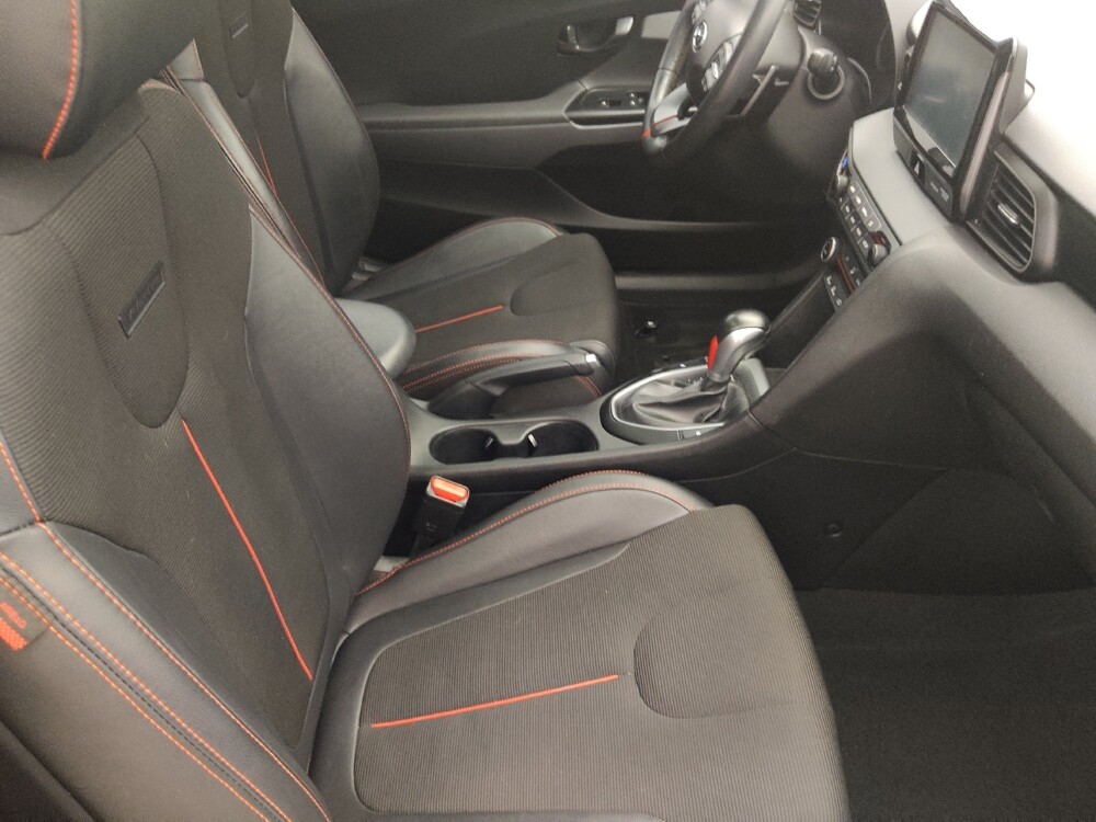 2020 Hyundai Veloster in Tampa, FL 33619 - 18142604 21