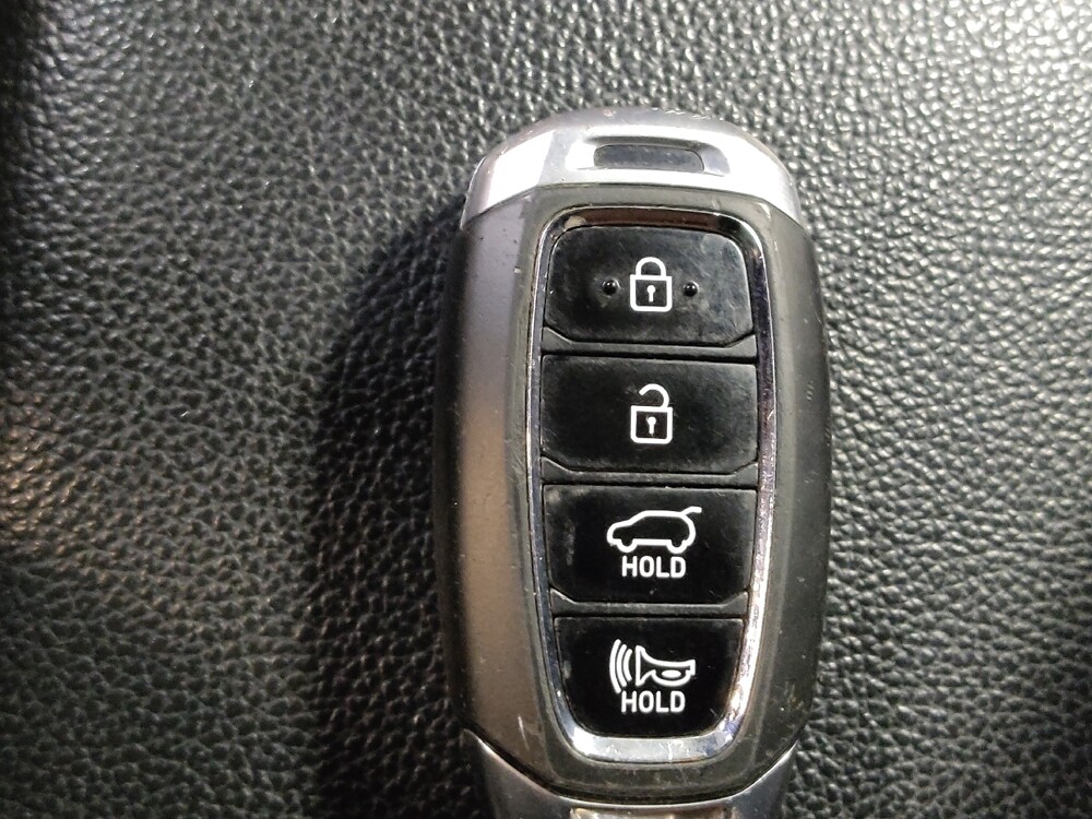2020 Hyundai Veloster in Tampa, FL 33619 - 18142604 32