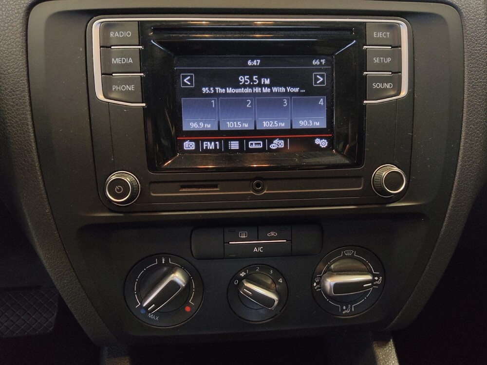 2017 Volkswagen Jetta in Tucson, AZ 85705 - 18142618 25