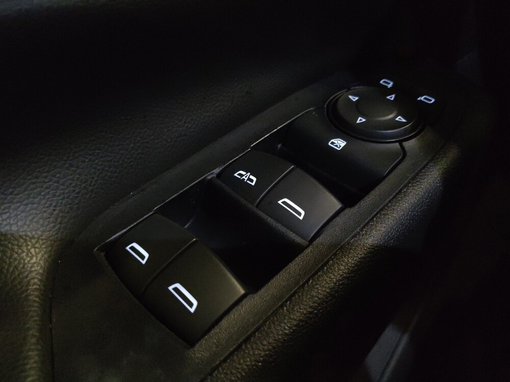 2019 Chevrolet Equinox in Savannah, GA 31419 - 18142633 27