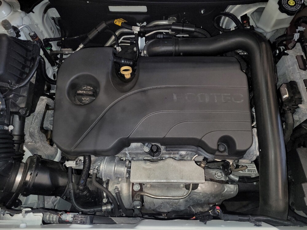 2020 Chevrolet Equinox in Savannah, GA 31419 - 18142638 30