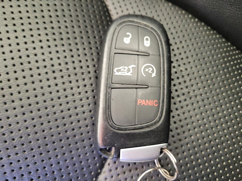 2019 Jeep Cherokee in Louisville, KY 40258 - 18142683 32