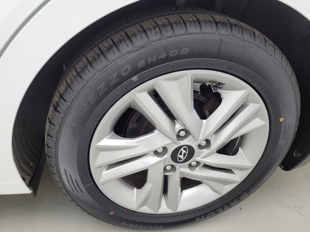 2020 Hyundai Elantra in Toledo, OH 43617 - 18142685 31