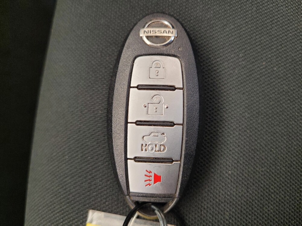 2020 Nissan Versa in Columbus, OH 43228 - 18142689 32
