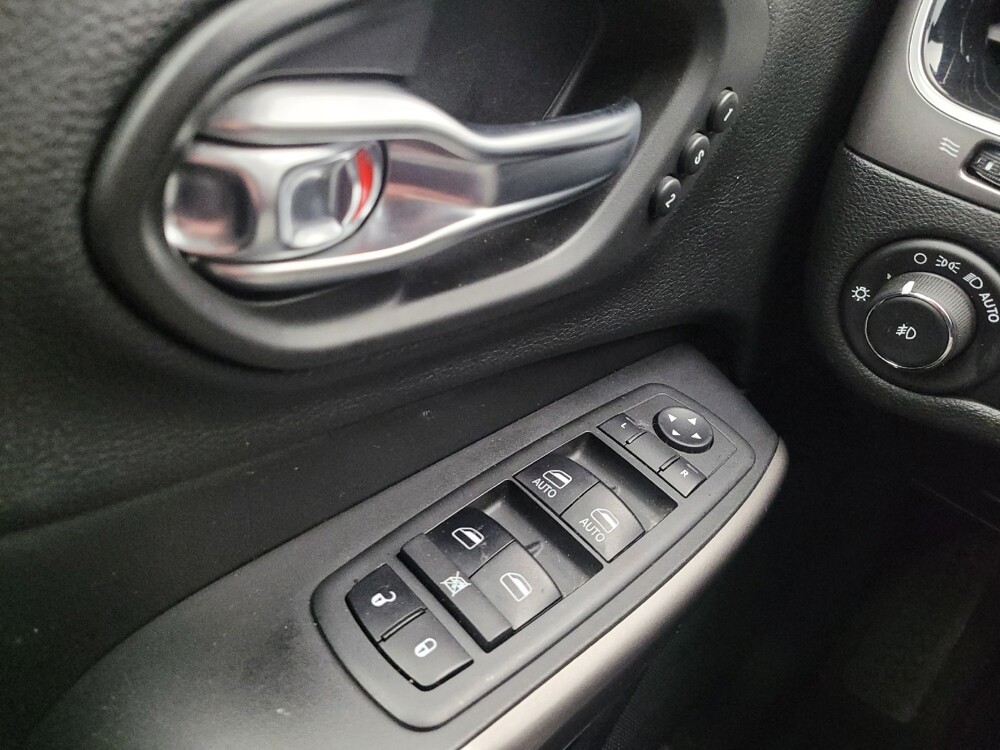 2020 Jeep Cherokee in Toledo, OH 43617 - 18142692 27