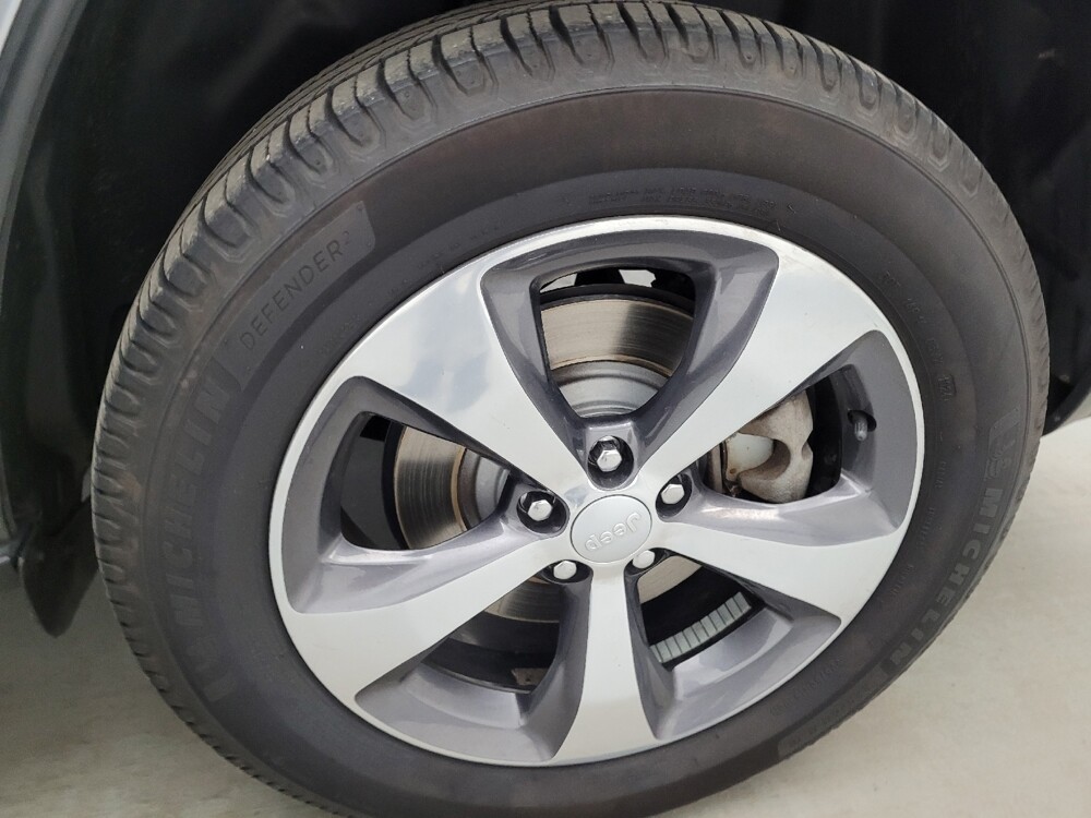 2020 Jeep Cherokee in Toledo, OH 43617 - 18142692 31