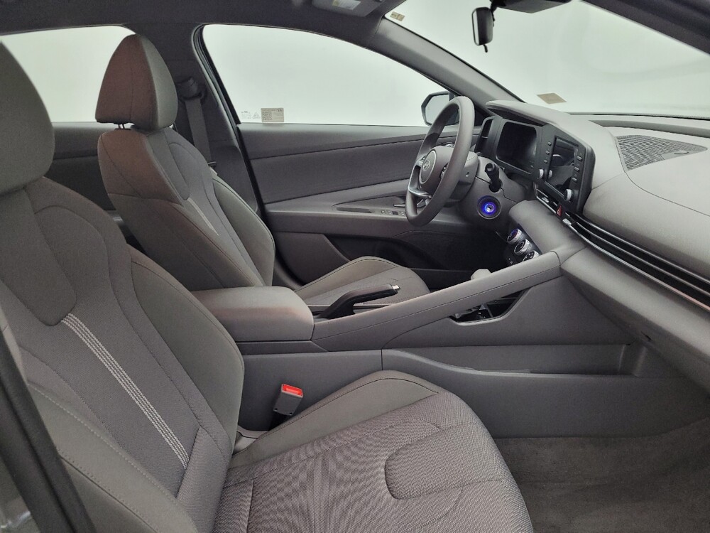 2025 Hyundai Elantra in Louisville, KY 40258 - 18142695 21