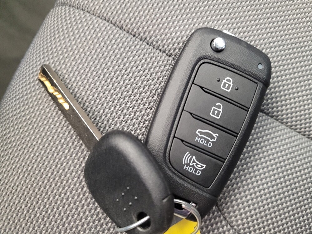 2025 Hyundai Elantra in Louisville, KY 40258 - 18142695 32