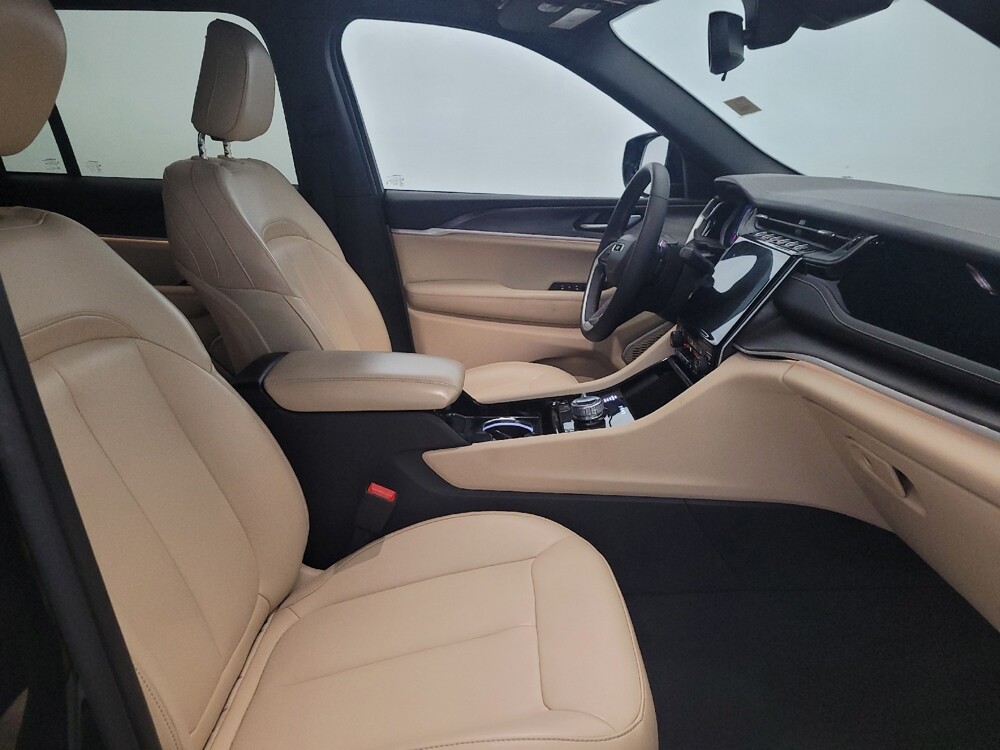 2023 Jeep Grand Cherokee in New Castle, DE 19720 - 18142699 21