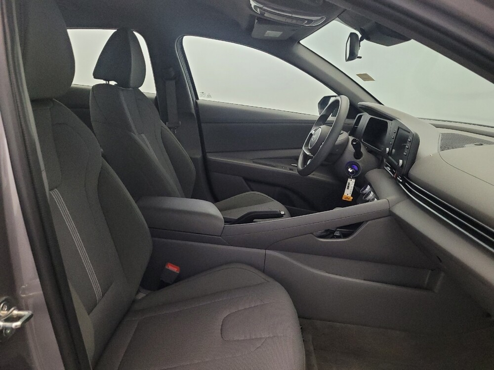 2024 Hyundai Elantra in Plymouth Meeting, PA 19462 - 18142711 21
