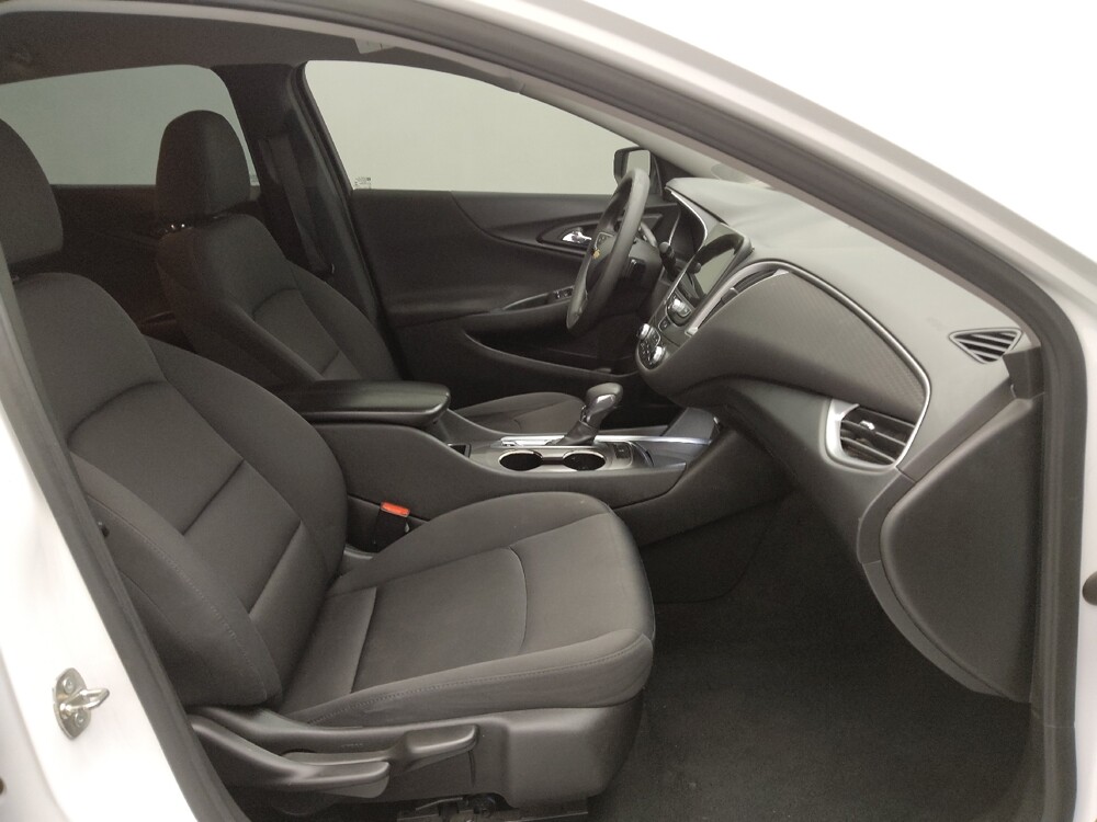 2022 Chevrolet Malibu in Topeka, KS 66611 - 18142724 21