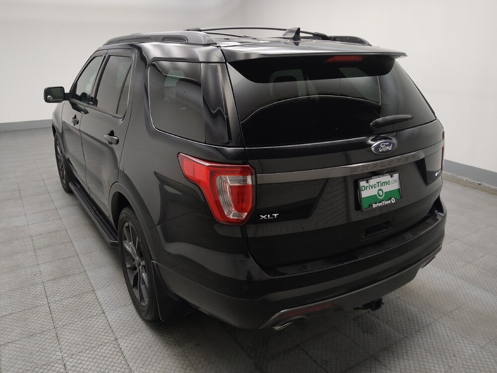 2017 Ford Explorer in Des Moines, IA 50310 - 18142733 5