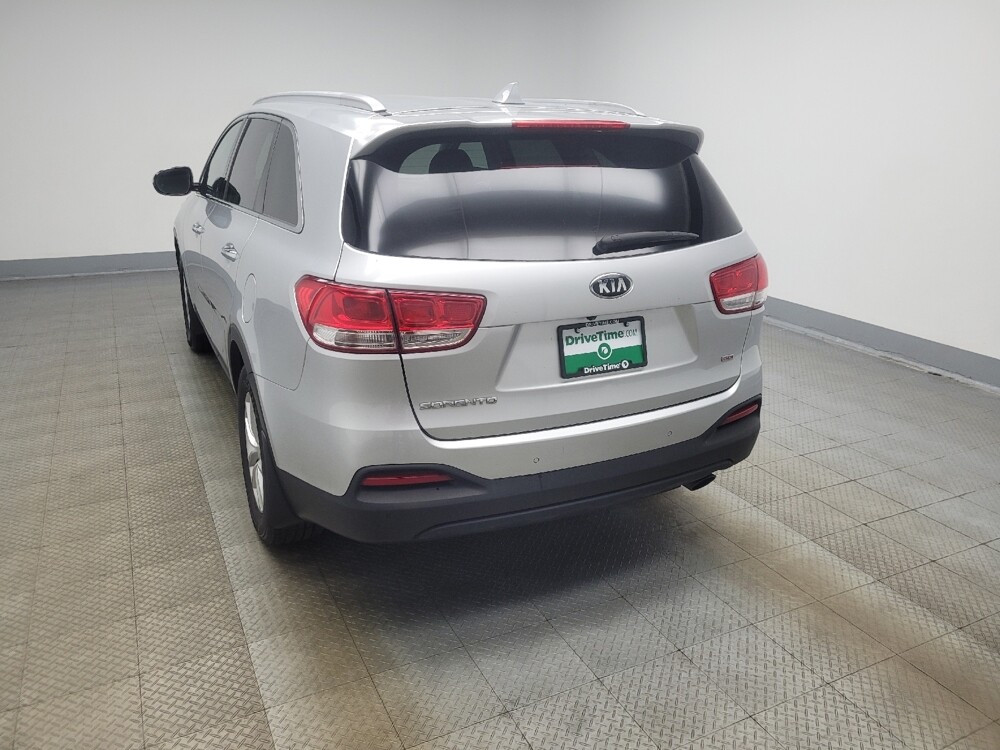 2018 Kia Sorento in Highland, IN 46322 - 18142742 5