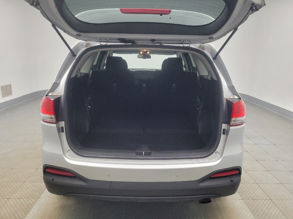 2018 Kia Sorento in Highland, IN 46322 - 18142742 29