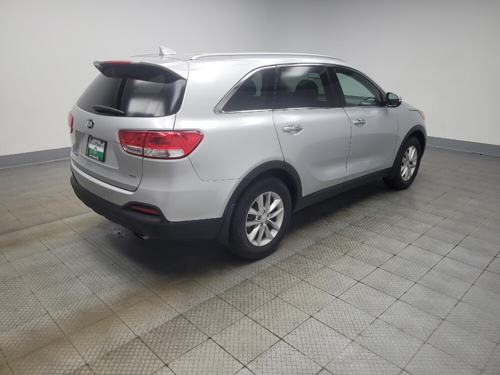 2018 Kia Sorento in Highland, IN 46322 - 18142742 10