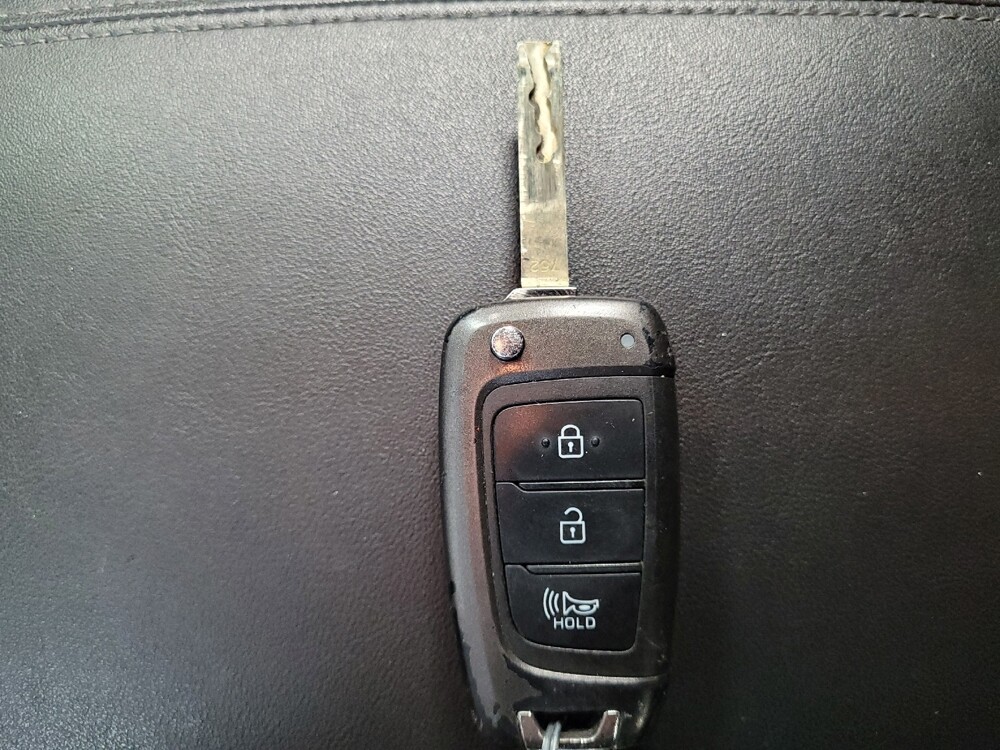 2020 Hyundai Santa Fe in Tampa, FL 33612 - 18142768 32