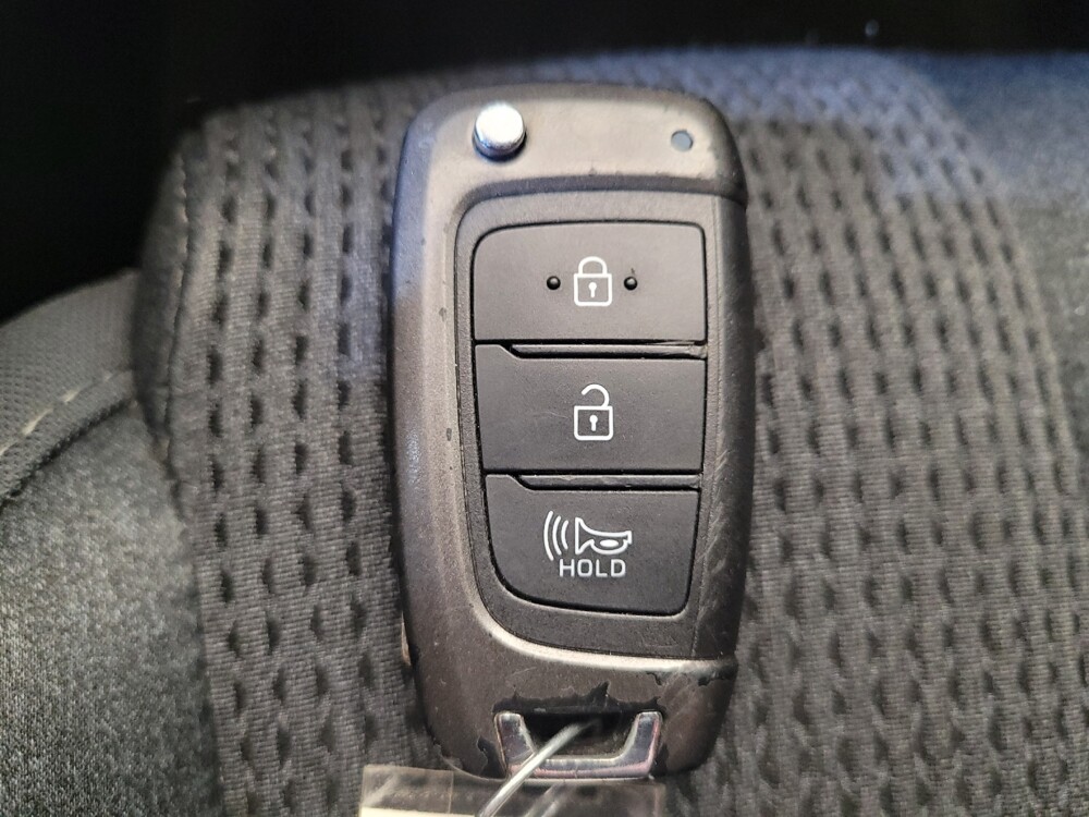 2020 Hyundai Santa Fe in Louisville, KY 40258 - 18142774 32