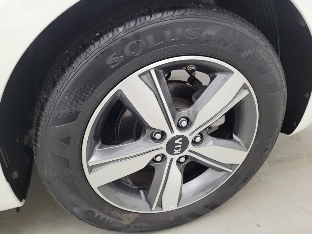 2018 Kia Forte in Louisville, KY 40258 - 18142776 31