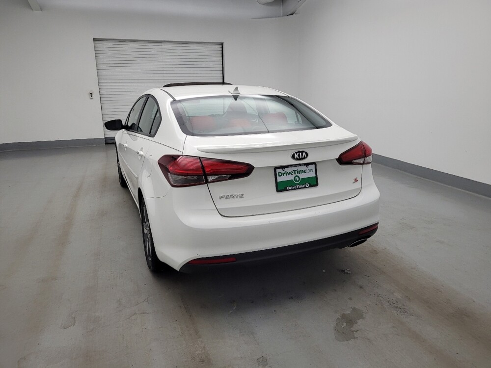 2018 Kia Forte in Louisville, KY 40258 - 18142776 6