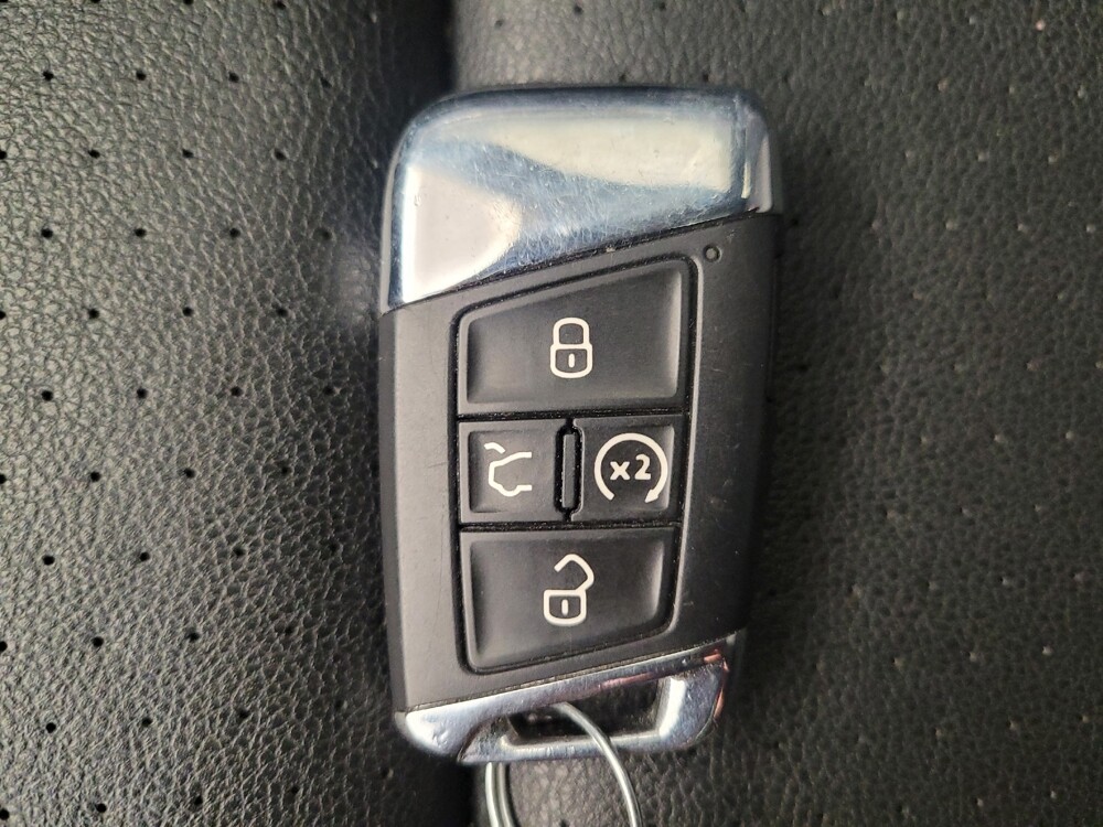 2021 Volkswagen Atlas in Louisville, KY 40258 - 18142777 32