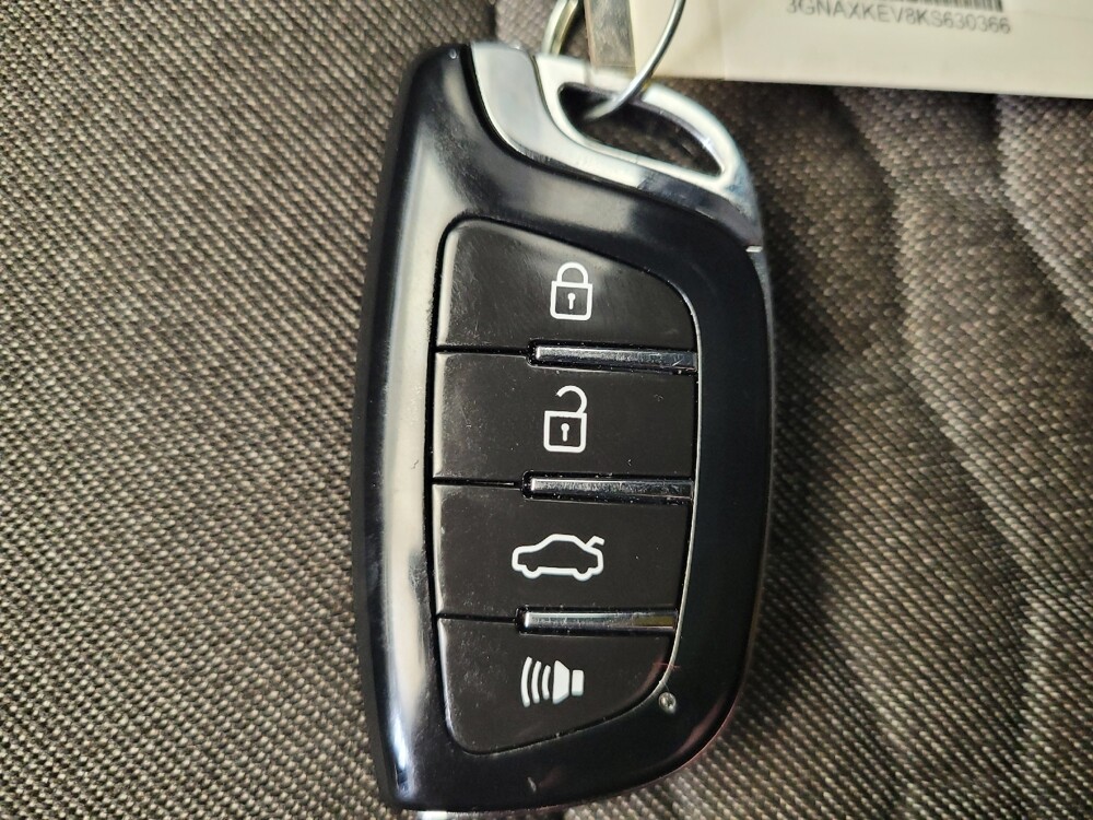 2019 Chevrolet Equinox in Louisville, KY 40258 - 18142779 32