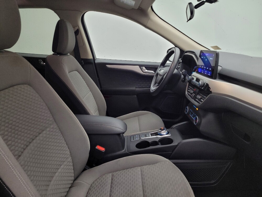 2020 Ford Escape in Louisville, KY 40258 - 18142781 21