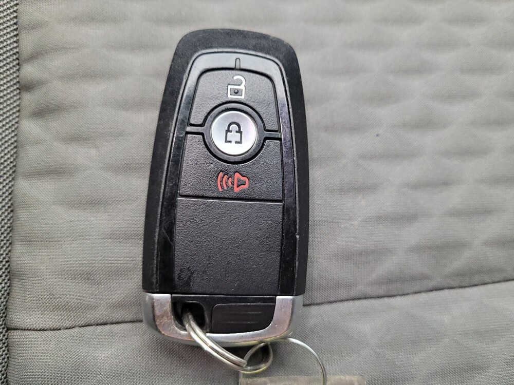 2020 Ford Escape in Louisville, KY 40258 - 18142781 32