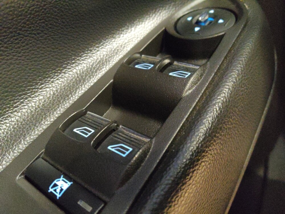 2016 Ford Escape in Glendale, AZ 85301 - 18142797 27