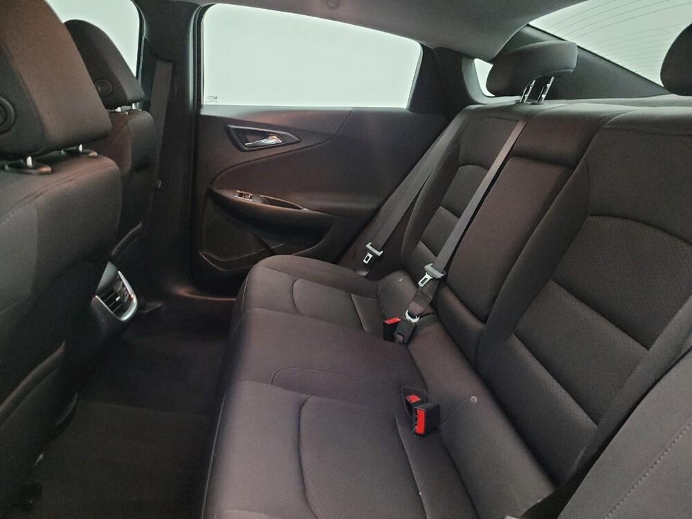 2022 Chevrolet Malibu in Glendale, AZ 85301 - 18142801 18