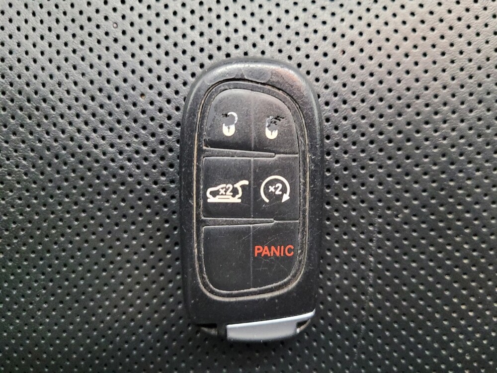 2019 Jeep Cherokee in Las Vegas, NV 89104 - 18142802 32