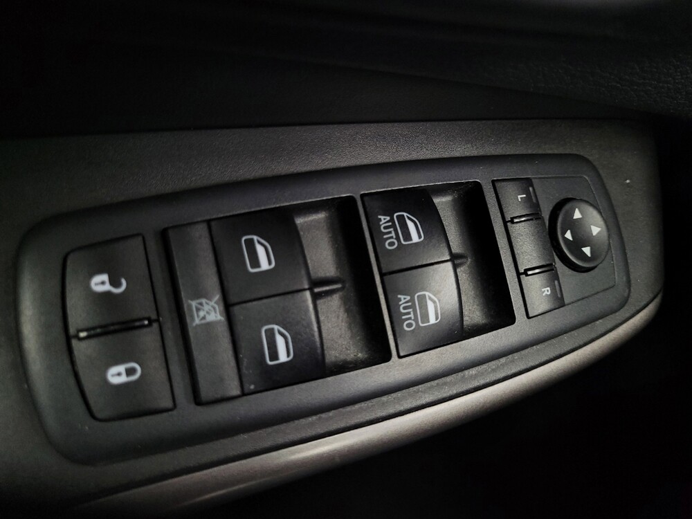 2019 Jeep Cherokee in Las Vegas, NV 89104 - 18142802 27