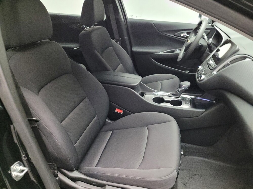 2025 Chevrolet Malibu in Montclair, CA 91763 - 18142811 21