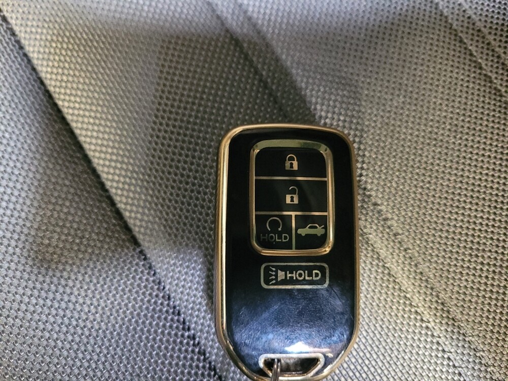 2019 Honda CR-V in Fresno, CA 93726 - 18142845 32