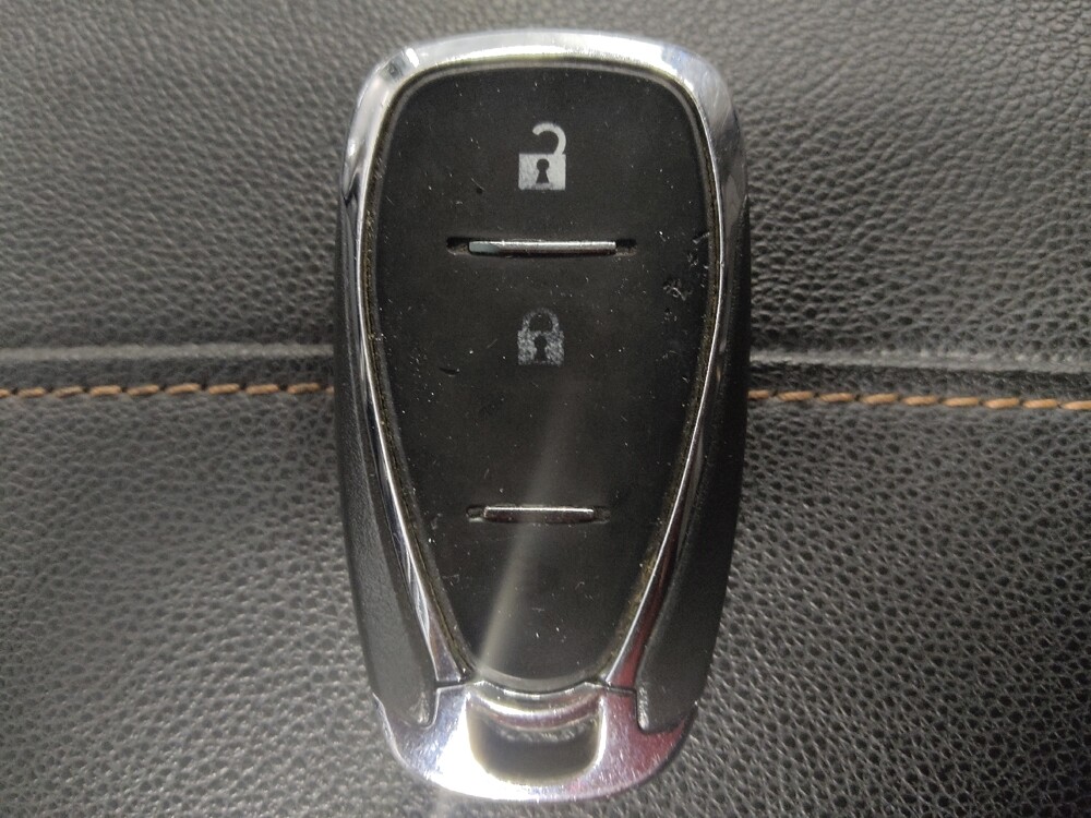 2018 Chevrolet Traverse in Houston, TX 77074 - 18142850 32
