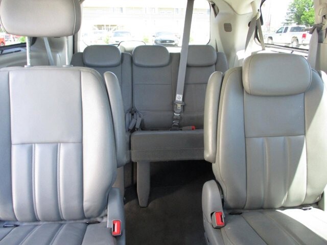 2010 Chrysler Town & Country in Oak Grove, MO 64075 - 18142854 6