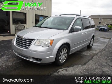 2010 Chrysler Town & Country in Oak Grove, MO 64075