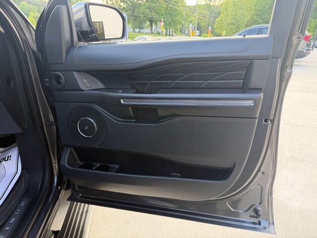 2020 Ford Expedition Max in Knoxville, TN 37920 - 18142858 11