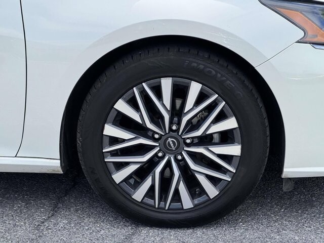 2025 Nissan Altima in Winchester, VA 22602 - 18142870 7