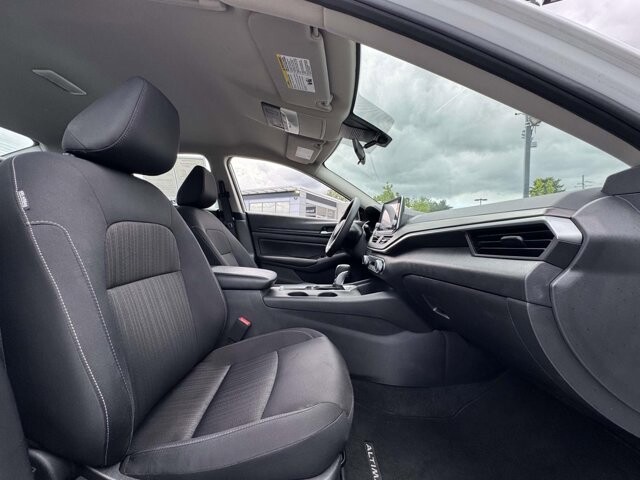 2025 Nissan Altima in Winchester, VA 22602 - 18142870 9
