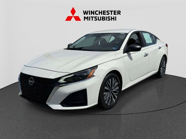 2025 Nissan Altima in Winchester, VA 22602 - 18142870 5