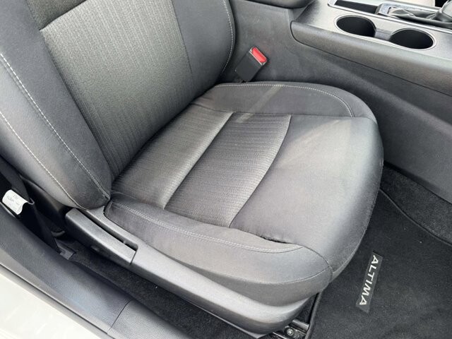 2025 Nissan Altima in Winchester, VA 22602 - 18142870 10